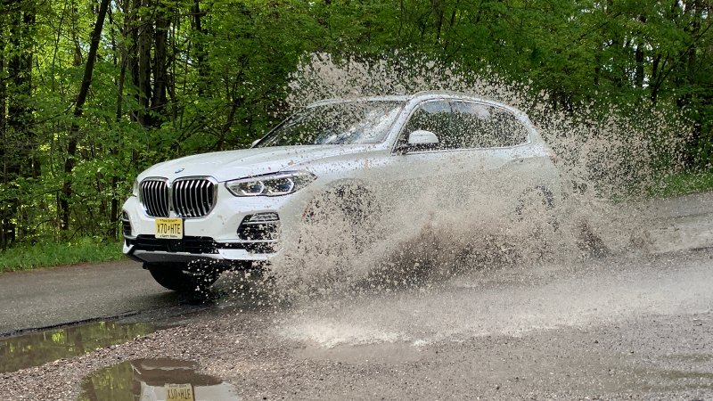 Illustration for article titled The 2019 BMW X5 Is What a Luxury Car Should Feel Like